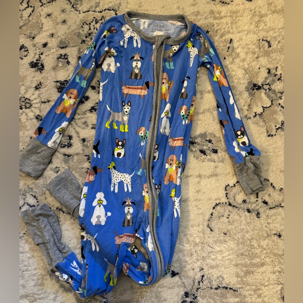 Zippy- Little Sleepies/ 2T/ dapper dogs/ EUC